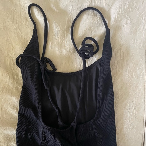 Guess Beach One-Piece Black Swimsuit Size: L - Picture 4 of 6